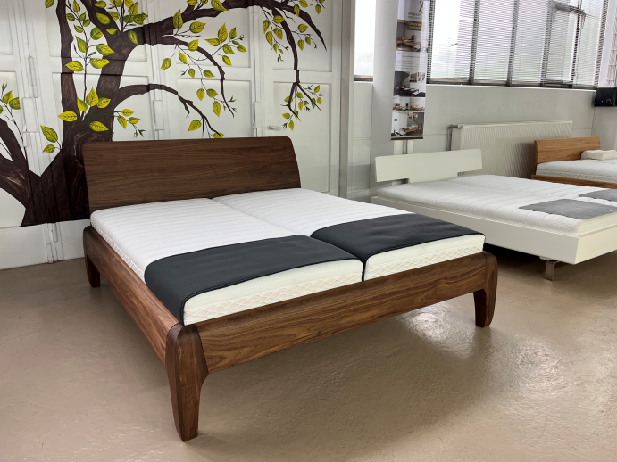 News Dormiente Bett Gonda